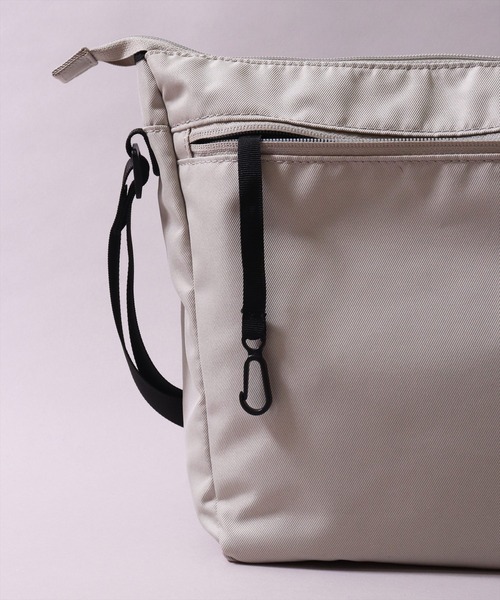 anello（アネロ）の「(LF)【anello】4ポケット シンプル 縦長 ショルダーバッグ（ショルダーバッグ・レディース・ネイビー/ライトベージュ/ブラック・ONE SIZE）」の13枚目の写真