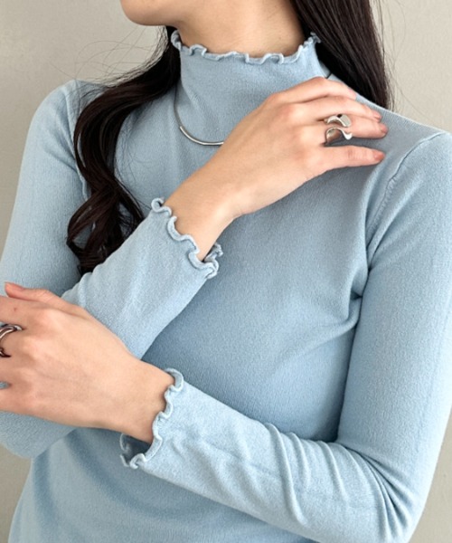 CLEA(クレア)の「メロウフリル長袖トップス(Tシャツ/カットソー・レディース・ネイビー/オレンジ/ブラウン/ワインレッド/ライトグレー/ホワイト/ブラック/アイボリー/チャコールグレー/グレー/ピンク/ライトイエロー/ラベンダー/ライトブルー・FREE)」の8枚目の写真