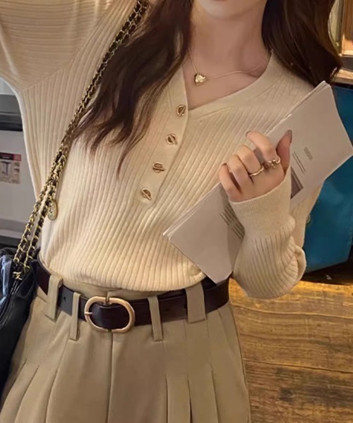 COCOMOMO(ココモモ)の「Vネックニット リブニット 金具ボタン ニット 長袖 レイヤードトップス 秋服 冬服(ニット/セーター・レディース・ブラック/ベージュ/グレー・FREE)」の16枚目の写真