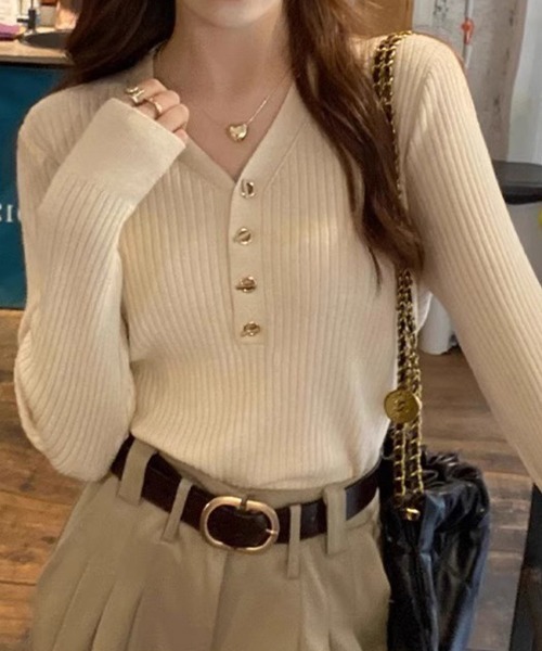 COCOMOMO(ココモモ)の「Vネックニット リブニット 金具ボタン ニット 長袖 レイヤードトップス 秋服 冬服(ニット/セーター・レディース・ブラック/ベージュ/グレー・FREE)」の17枚目の写真