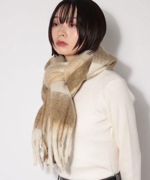 PAGEBOY（ページボーイ）の「フリンジチェックストール（ストール/ショール・レディース・ベージュ/ブラック・FREE）」の7枚目の写真