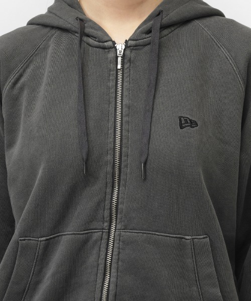 NEW ERA（ニューエラ）の「ニューエラ  WS SWEAT FZ HOODIE GARMENT DYE CHA（パーカー・レディース・チャコールグレー・S/M）」の3枚目の写真