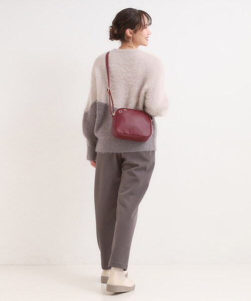 SHOO・LA・RUE(シューラルー)の「ハトメボックスショルダーバッグ(ショルダーバッグ・レディース・ナチュラル/ブラック/ボルドー・00)」の9枚目の写真