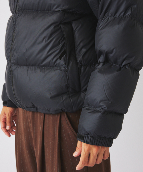 THE NORTH FACE(ザノースフェイス)の「THE NORTH FACE / ノースフェイス ヌプシ ジャケット ND92555(ダウンジャケット/コート・メンズ・チャコールグレー/ブラック/レッド・MEDIUM/LARGE)」の15枚目の写真