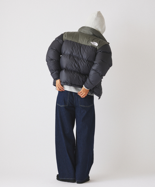 THE NORTH FACE(ザノースフェイス)の「THE NORTH FACE / ノースフェイス ヌプシ ジャケット ND92555(ダウンジャケット/コート・メンズ・チャコールグレー/ブラック/レッド・MEDIUM/LARGE)」の20枚目の写真