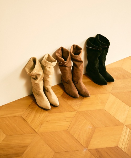 Lutim by u(ルチバイユー)の「Minimal studs 2way long boots / ミニマルスタッズ2wayロングブーツ(ブーツ・レディース・ベージュ/キャメル/ブラック・23.5/24.5)」の4枚目の写真