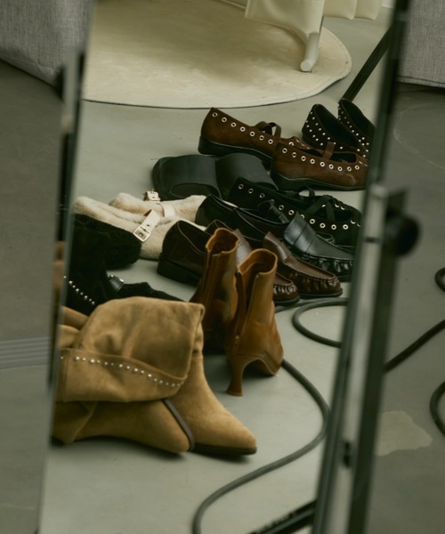 Lutim by u(ルチバイユー)の「Minimal studs 2way long boots / ミニマルスタッズ2wayロングブーツ(ブーツ・レディース・ベージュ/キャメル/ブラック・23.5/24.5)」の11枚目の写真