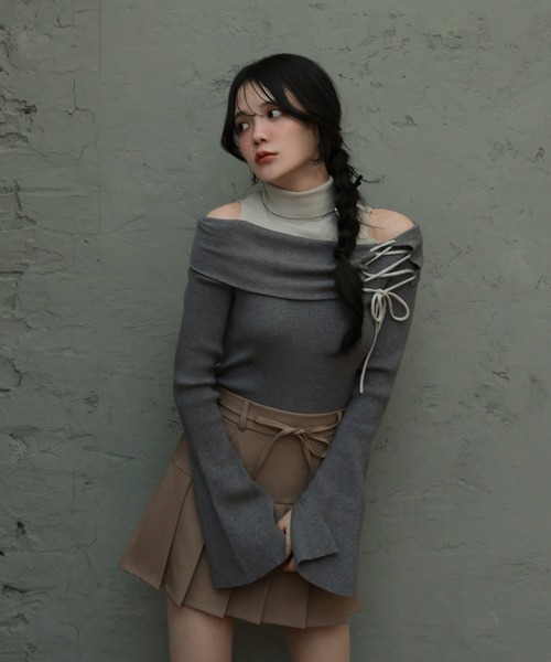M DOLLY(エムドリー)の「*M DOLLY original* lace up terra knit tops/レースアップテッラニットトップス(ニット/セーター・レディース・ベージュ/グレー・FREE)」の7枚目の写真