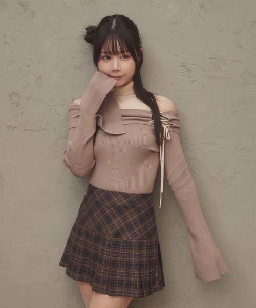 M DOLLY(エムドリー)の「*M DOLLY original* lace up terra knit tops/レースアップテッラニットトップス(ニット/セーター・レディース・ベージュ/グレー・FREE)」の10枚目の写真