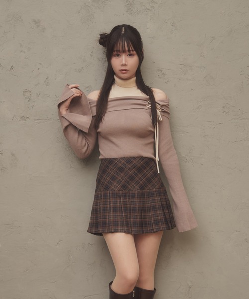M DOLLY(エムドリー)の「*M DOLLY original* lace up terra knit tops/レースアップテッラニットトップス(ニット/セーター・レディース・ベージュ/グレー・FREE)」の13枚目の写真