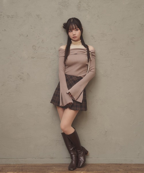 M DOLLY(エムドリー)の「*M DOLLY original* lace up terra knit tops/レースアップテッラニットトップス(ニット/セーター・レディース・ベージュ/グレー・FREE)」の14枚目の写真