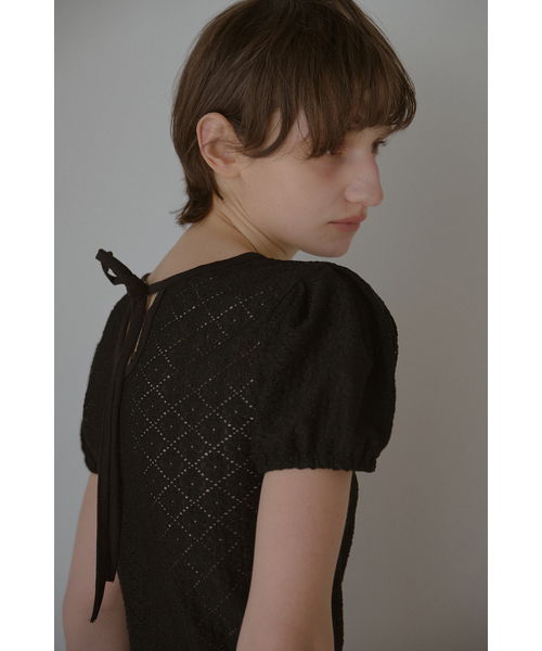 LETERIE(レテリー)の「FLOWER RIBBON PUFF T-SHIRT_BLACK(Tシャツ/カットソー・レディース・ブラック・FREE)」の4枚目の写真