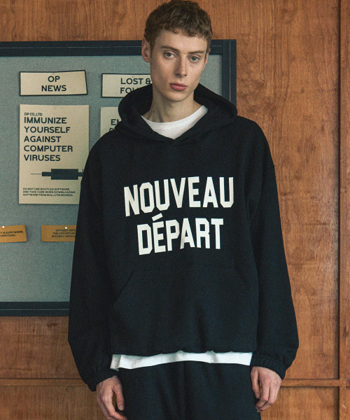 NODU（ノードユー）の「ヌーボーレタリングロゴフードTシャツ[ブラック]（パーカー・メンズ・その他・MEDIUM/LARGE）」の2枚目の写真