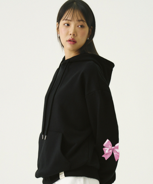 GRAVER（グレーバー）の「[UNISEX]エルボーリボンフードパーカー_ブラック（パーカー・レディース・ブラック・X-LARGE/SMALL/MEDIUM/LARGE）」の2枚目の写真