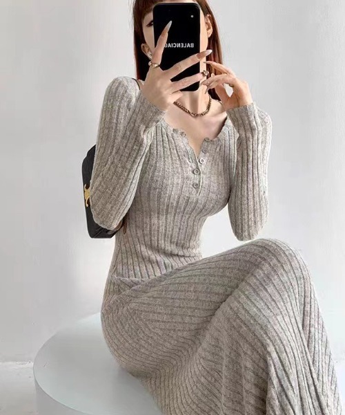 SHEPP(シープ)の「ヘンリーネックリブニットロングワンピース(ワンピース・レディース・ブラック/グレー/オートミール・M/L)」の3枚目の写真
