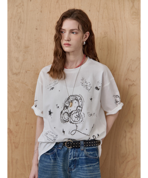 MAXZA（マージャコレクション）の「ビーズヘッドセットドゥードゥルプリントラウンドネックTシャツ（Tシャツ/カットソー・レディース・ホワイト・FREE）」の2枚目の写真