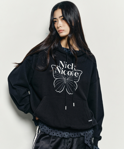 NICK&NICOLE(ニックアンドニコール)の「BUTTERFLY SIGNATURE HOODIE_BLACK WHITE(パーカー・レディース・その他・FREE)」の2枚目の写真