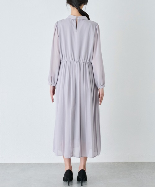 INCEDE（インシード）の「ボウタイ プリーツワンピース（ワンピース・レディース・ライトグレー/ネイビー・M/L/LL）」の6枚目の写真