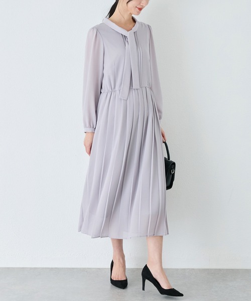 INCEDE（インシード）の「ボウタイ プリーツワンピース（ワンピース・レディース・ライトグレー/ネイビー・M/L/LL）」の14枚目の写真