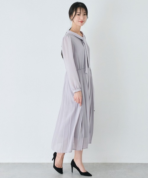 INCEDE（インシード）の「ボウタイ プリーツワンピース（ワンピース・レディース・ライトグレー/ネイビー・M/L/LL）」の15枚目の写真