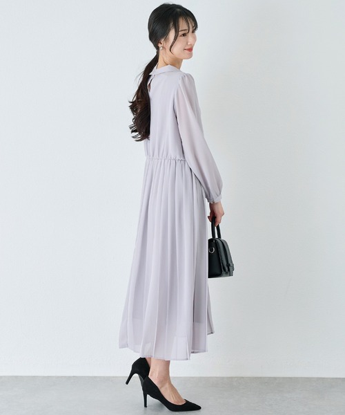 INCEDE（インシード）の「ボウタイ プリーツワンピース（ワンピース・レディース・ライトグレー/ネイビー・M/L/LL）」の17枚目の写真