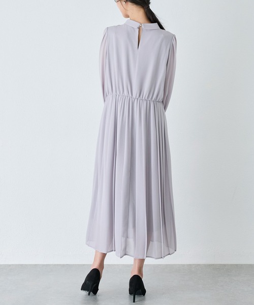 INCEDE（インシード）の「ボウタイ プリーツワンピース（ワンピース・レディース・ライトグレー/ネイビー・M/L/LL）」の18枚目の写真