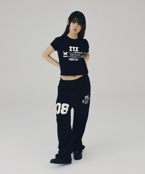 ITZAVIBE（イッザバイブ）の「08 MINI LOGO SWEAT PANTS - BLACK（スウェットパンツ・レディース・その他・LARGE/MEDIUM）」の2枚目の写真