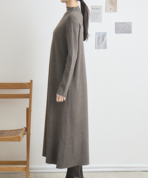 RU.TI.LE（ルチル）の「【RU.TI.LE】ハイネックニットワンピース（ワンピース・レディース・モカ/ベージュ・MEDIUM）」の15枚目の写真