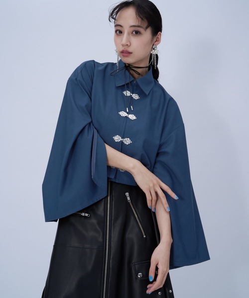 HARE（ハレ）の「2WAYチャイナシャツ(HARE)（シャツ/ブラウス・レディース・ホワイト/ブルー/ブラック/グリーン/パープル・FREE）」の4枚目の写真