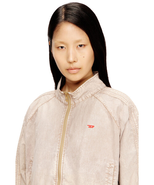 DIESEL（ディーゼル）の「ウィメンズ ジャケット G-ARDEN（ナイロンジャケット・レディース・ライトブラウン・38/40/42/44）」の3枚目の写真