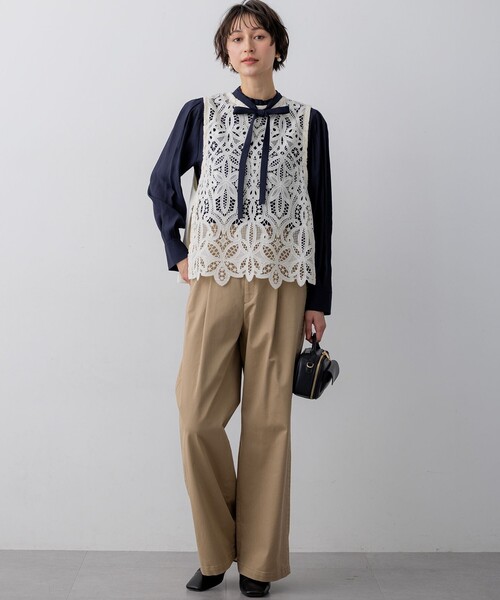 23区 L（ニジュウサンクオオキイサイズ）の「ストレッチギャバ チノ ワイド パンツ（その他パンツ・レディース・ベージュ系・50/48/46/44）」の22枚目の写真