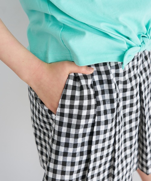 coca(coca)(コカ)の「キッズ ギンガムチェックプリーツスカート(スカート・キッズ・ブラック・150/140/130/120)」の2枚目の写真