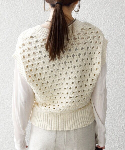 SHIPS any（シップス エニィ）の「SHIPS any:〈手洗い可能〉コットン ミックス 透かし編み Vネック ベスト（ベスト・レディース・ブラック/ホワイト/ライトブルー・ONE SIZE）」の10枚目の写真