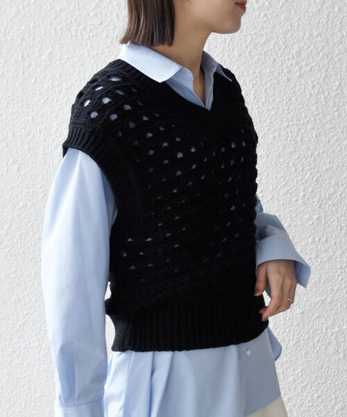 SHIPS any（シップス エニィ）の「SHIPS any:〈手洗い可能〉コットン ミックス 透かし編み Vネック ベスト（ベスト・レディース・ブラック/ホワイト/ライトブルー・ONE SIZE）」の15枚目の写真