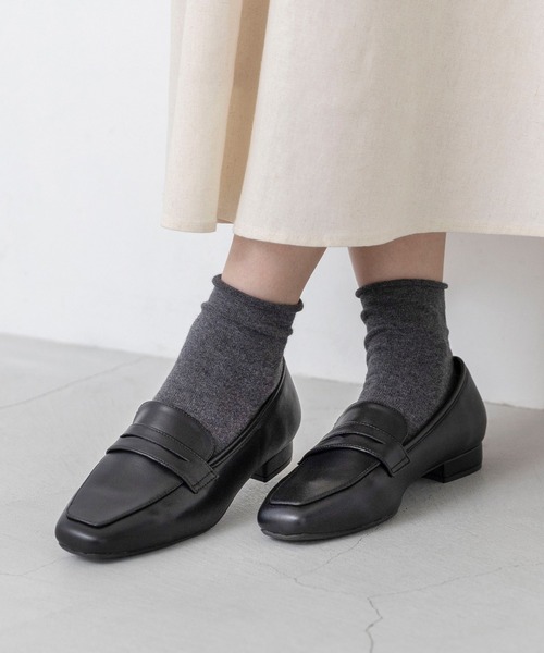 welleg(ウェレッグ)の「freely 4E 幅広 コインローファー(ローファー・レディース・アイボリー/シルバー/ブラック・22.0cm/22.5cm/23.0cm/23.5cm/24.0cm/24.5cm/25.0cm/25.5cm/26.0cm)」の2枚目の写真
