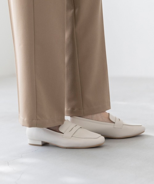 welleg(ウェレッグ)の「freely 4E 幅広 コインローファー(ローファー・レディース・アイボリー/シルバー/ブラック・22.0cm/22.5cm/23.0cm/23.5cm/24.0cm/24.5cm/25.0cm/25.5cm/26.0cm)」の5枚目の写真