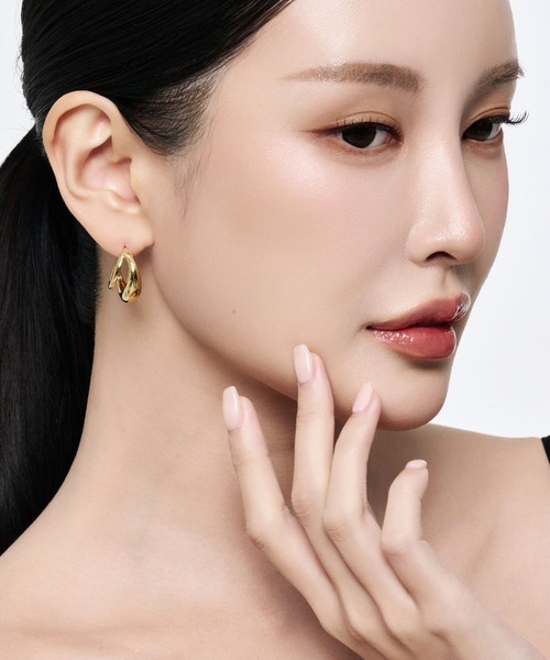 Lyvi(ライビィ)の「Crescent Curve Piercing / 金属アレルギー対応(ピアス(両耳用)・レディース・シルバー/ゴールド・FREE)」の14枚目の写真