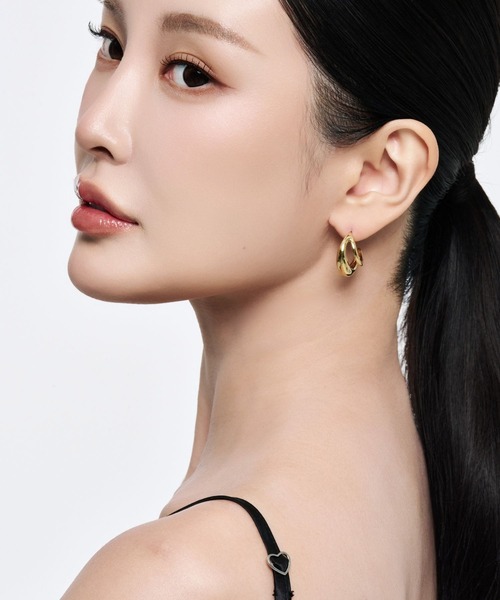 Lyvi(ライビィ)の「Crescent Curve Piercing / 金属アレルギー対応(ピアス(両耳用)・レディース・シルバー/ゴールド・FREE)」の15枚目の写真