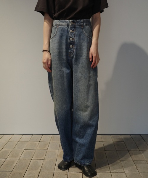 MM6 Maison Margiela(エムエムシックス メゾン マルジェラ)の「MM6 PANTS 5 POCKETS(デニムパンツ・レディース・ブルー・27/26/25)」の1枚目の写真