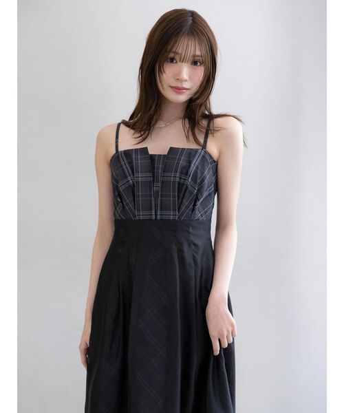 MERCURYDUO(マーキュリーデュオ)の「チェックシアーレイヤードキャミワンピース(ワンピース・レディース・ブラック/アイボリー・MEDIUM/SMALL)」の19枚目の写真