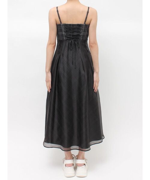 MERCURYDUO(マーキュリーデュオ)の「チェックシアーレイヤードキャミワンピース(ワンピース・レディース・ブラック/アイボリー・MEDIUM/SMALL)」の11枚目の写真