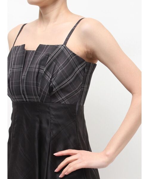 MERCURYDUO(マーキュリーデュオ)の「チェックシアーレイヤードキャミワンピース(ワンピース・レディース・ブラック/アイボリー・MEDIUM/SMALL)」の13枚目の写真