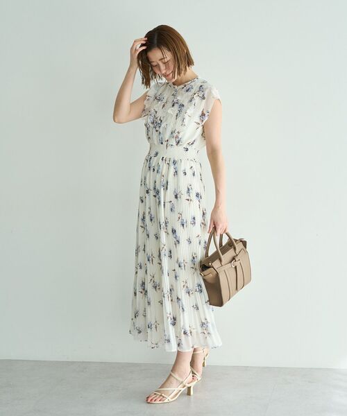 YECCA VECCA(イェッカヴェッカ)の「フラワー柄フリルプリーツワンピース(ワンピース・レディース・オフホワイト/ブラウン・FREE)」の3枚目の写真