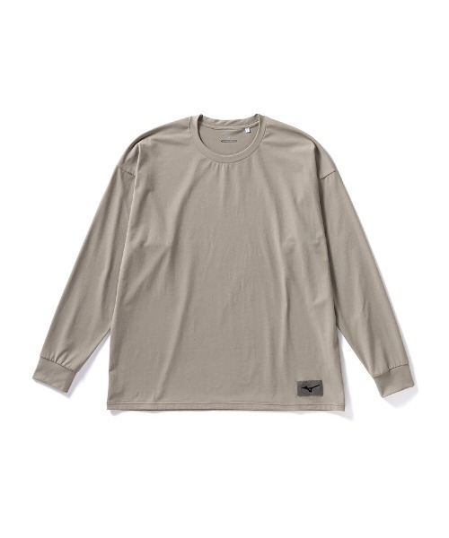 MIZUNO(ミズノ )の「MIZUNO LOOSE FIT T-SHIRT (LONG SLEEVE)(ミズノ ルーズフィットTシャツ(長袖))(Tシャツ/カットソー・メンズ・ブラウン/オリーブ系/ブラック/ホワイト・LARGE/MEDIUM/X-LARGE)」の4枚目の写真