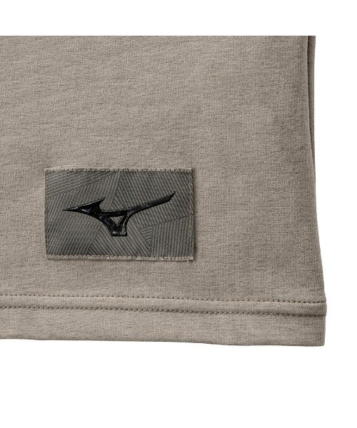 MIZUNO(ミズノ )の「MIZUNO LOOSE FIT T-SHIRT (LONG SLEEVE)(ミズノ ルーズフィットTシャツ(長袖))(Tシャツ/カットソー・メンズ・ブラウン/オリーブ系/ブラック/ホワイト・LARGE/MEDIUM/X-LARGE)」の22枚目の写真