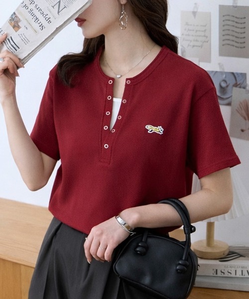 PENNEYS（ぺニーズ）の「PENNEYS/ペニーズ 別注 THE FOX ワンポイント刺繍 ワッフル ヘンリーネック ルーズ 半袖Tシャツ（Tシャツ/カットソー・レディース・ブラウン系/ワイン/ブラック/チャコールグレー/オフホワイト/ブラック系/ネイビー/ライトグレー・L/M）」の8枚目の写真