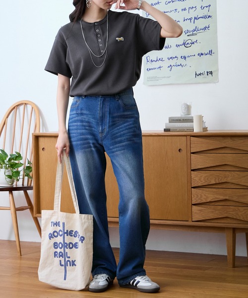 PENNEYS（ぺニーズ）の「PENNEYS/ペニーズ 別注 THE FOX ワンポイント刺繍 ワッフル ヘンリーネック ルーズ 半袖Tシャツ（Tシャツ/カットソー・レディース・ブラウン系/ワイン/ブラック/チャコールグレー/オフホワイト/ブラック系/ネイビー/ライトグレー・L/M）」の20枚目の写真