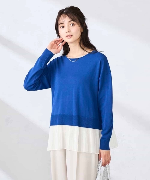 a.v.v(アーヴェヴェ)の「プリーツペプラムニット(ニット/セーター・レディース・ブルー/ライトベージュ・38/40)」の1枚目の写真