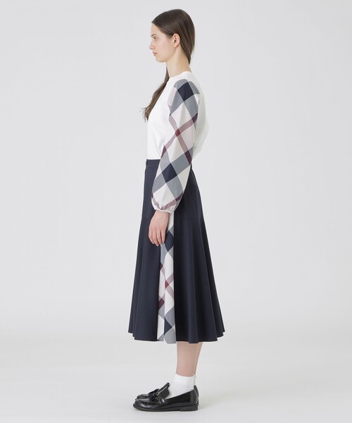 BLUE LABEL CRESTBRIDGE（ブルーレーベルクレストブリッジ）の「サイドクレストブリッジチェックフレアスカート（スカート・レディース・ブルー系その他2/ダークネイビー/ベージュ・36/38）」の12枚目の写真