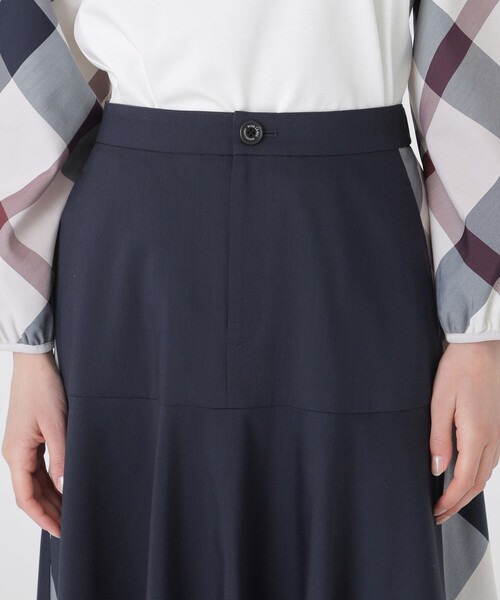 BLUE LABEL CRESTBRIDGE（ブルーレーベルクレストブリッジ）の「サイドクレストブリッジチェックフレアスカート（スカート・レディース・ブルー系その他2/ダークネイビー/ベージュ・36/38）」の14枚目の写真